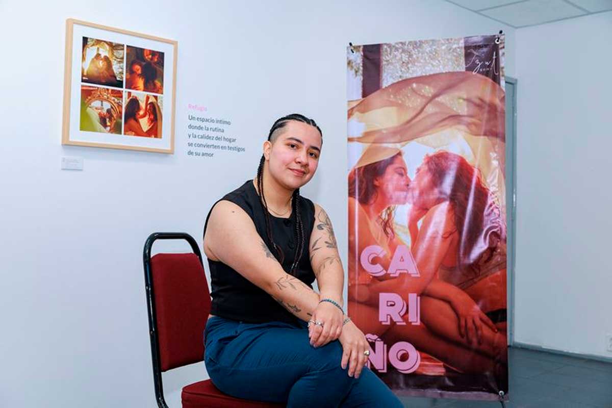 El amor entre mujeres toma forma en imágenes: Egresada UAEMéx visibiliza historias lésbicas a través de la fotografía