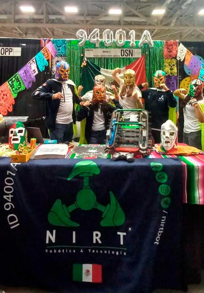 Estudiantes de Toluca participan en el Mundial de Robòtica VEX 2025 en Dallas Texas.
