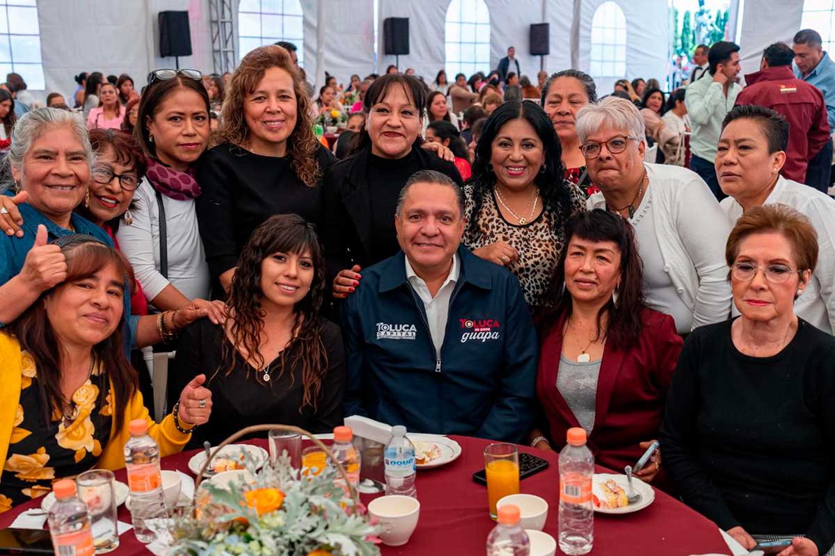 Ricardo Moreno celebra a las mamás trabajadoras del Ayuntamiento de Toluca con desayuno y emotivo concierto