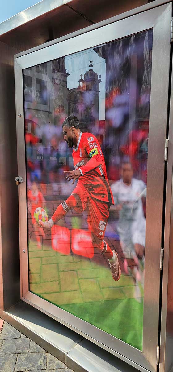 Exposición fotográfica por la gran final del futbol mexicano.