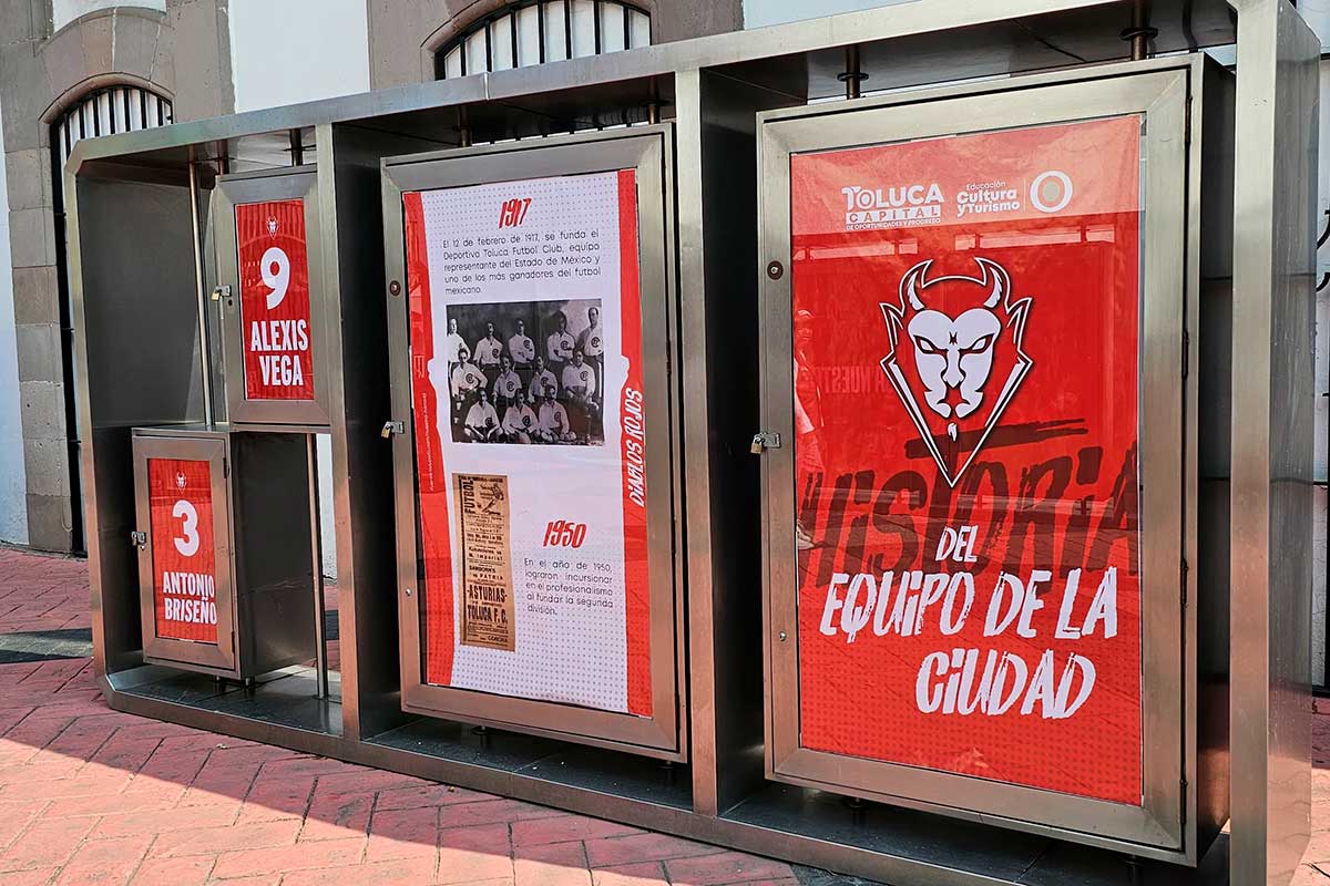 Exposición fotográfica por la gran final del futbol mexicano.