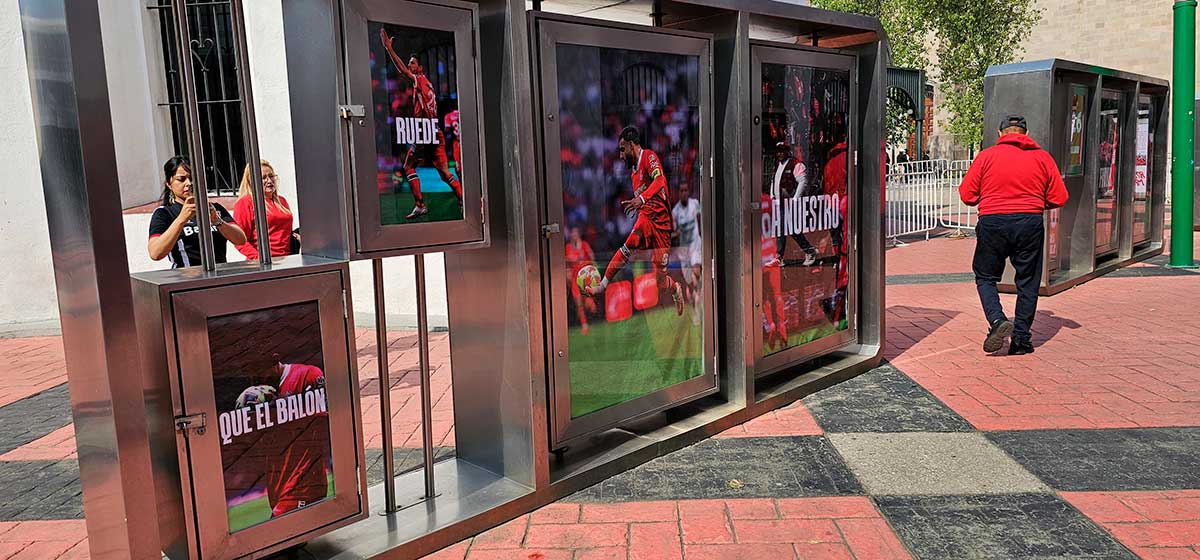 Exposición fotográfica por la gran final del futbol mexicano.
