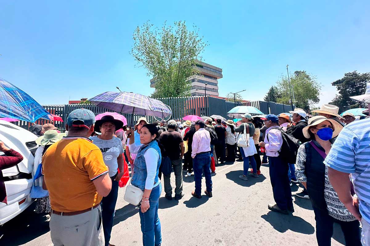 Habitantes de Huixquilucan denuncian en FGJEM panteón clandestino.