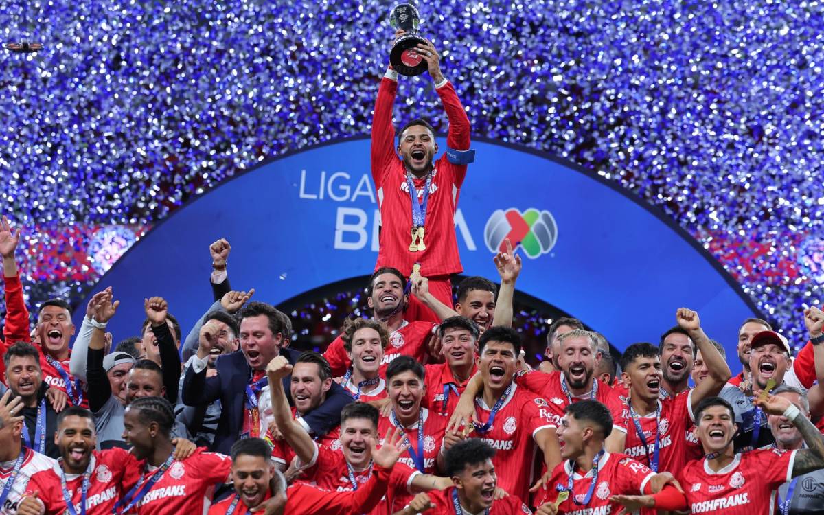 toluca fc festejando copa 11 en estadio la bombonera
