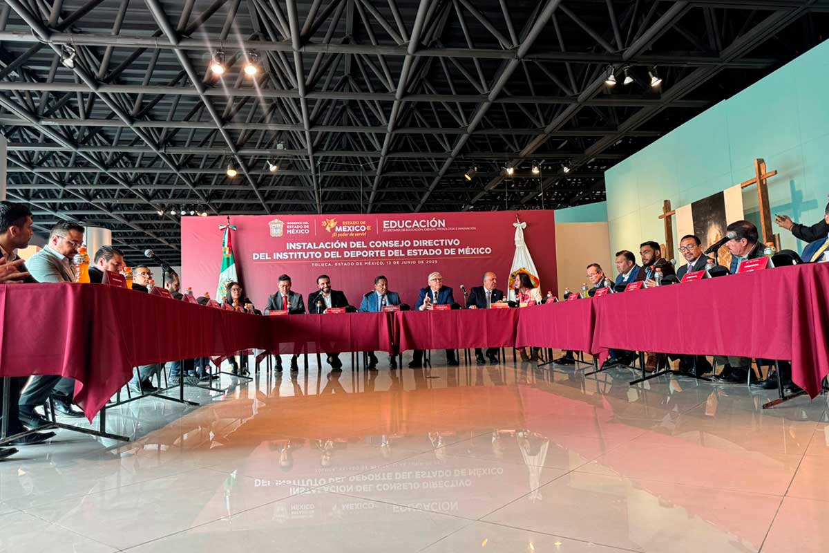 Evento de instalaciíón de consejo del IDEMEX.