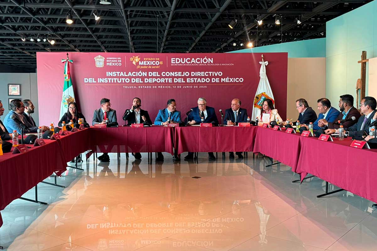 Evento de instalaciíón de consejo del IDEMEX.