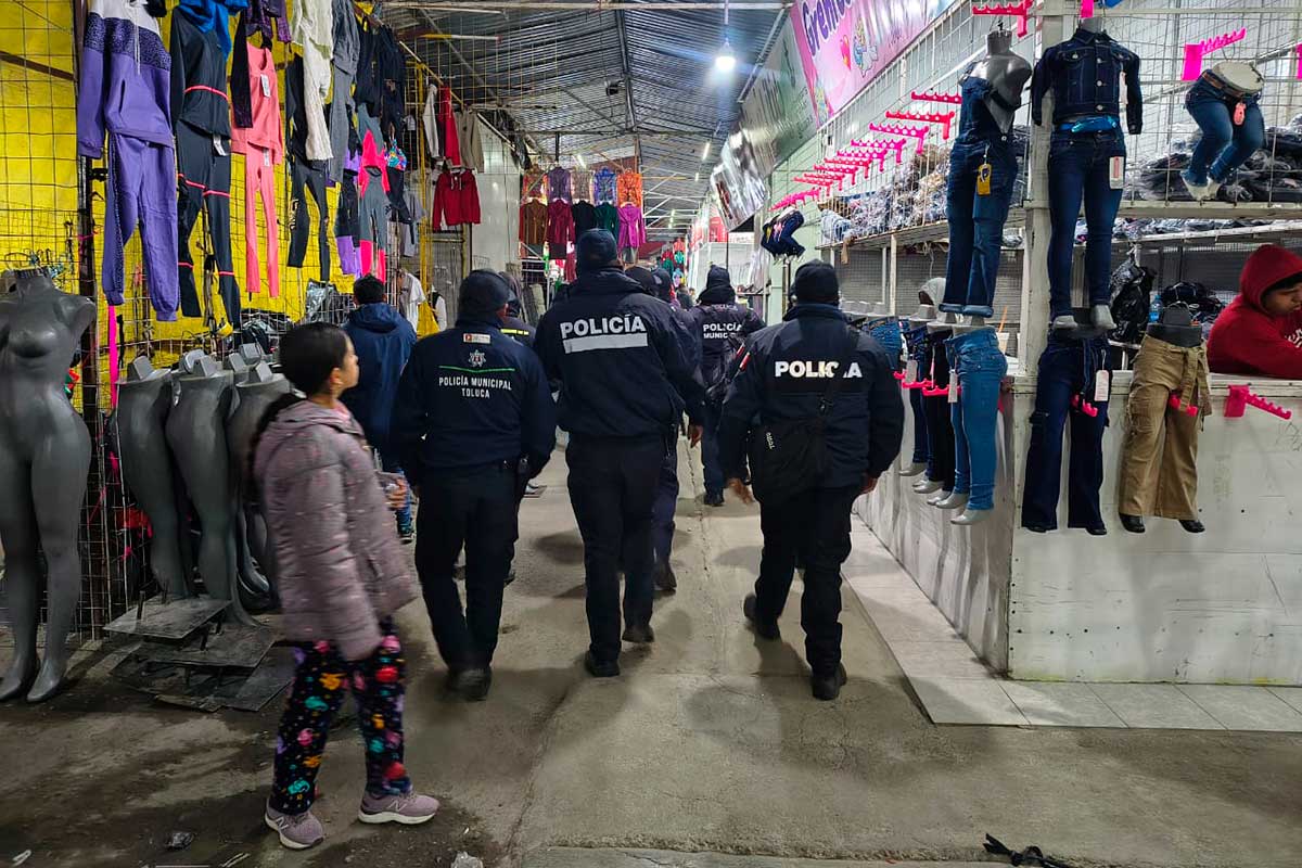 Despliega Toluca operativo en el tianguis de Palmillas para recuperar espacios y garantizar seguridad