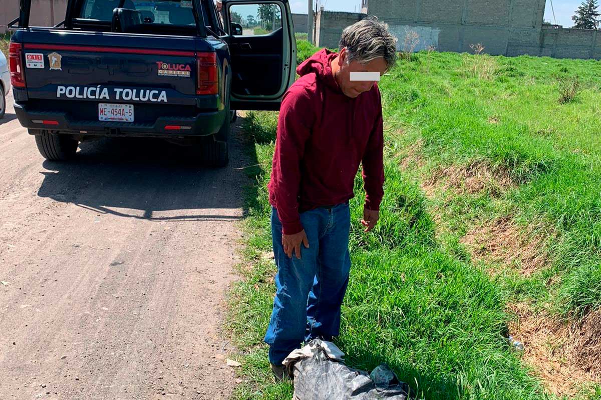 Detienen al primero por tirar basura en vía pública en Toluca: deberá pagar multa de $2,260 pesos