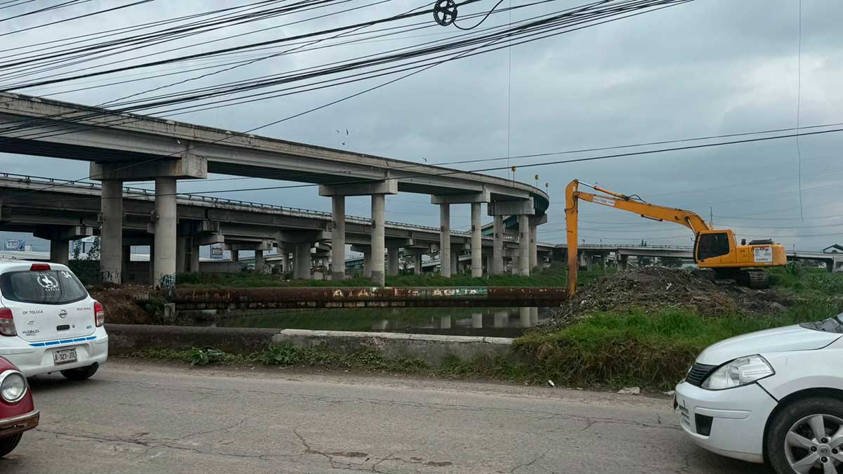Trabajos de desazolve del Río Lerma.