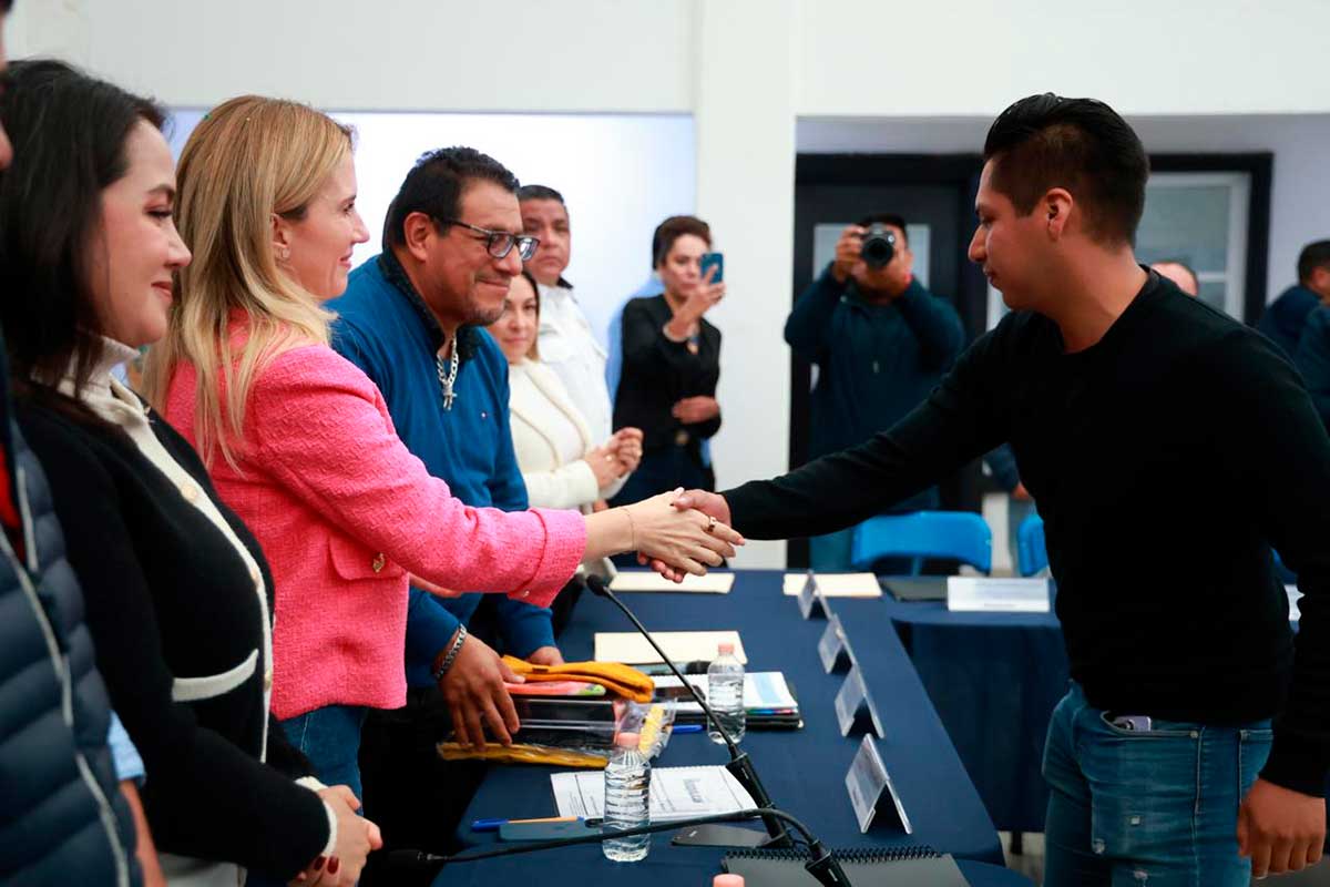 Evento en Huixquilucan donde instalan consejo municipal de protección civil.