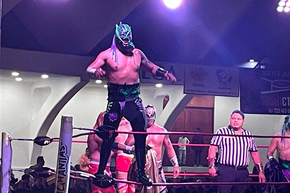 Luchadores Independientes en el Salón Rojo del Club Toluca.