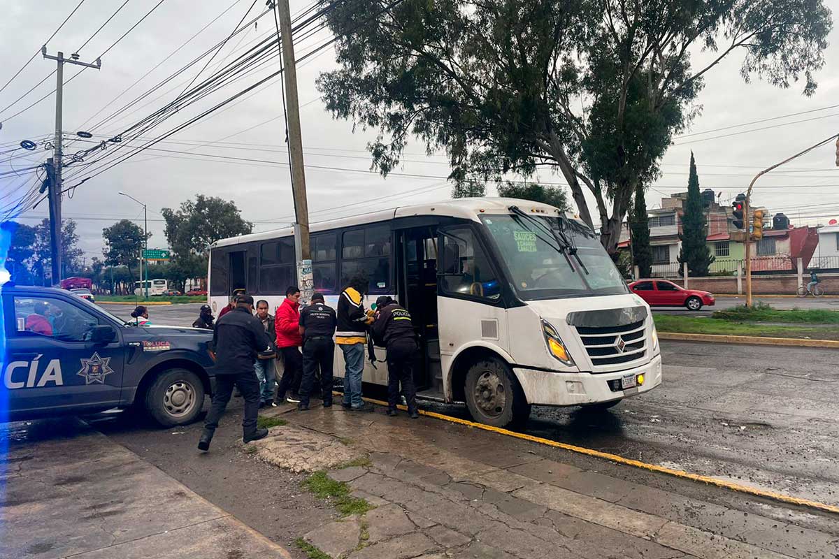 Continuan en Toluca los operativos de seguridad en el transporte público.