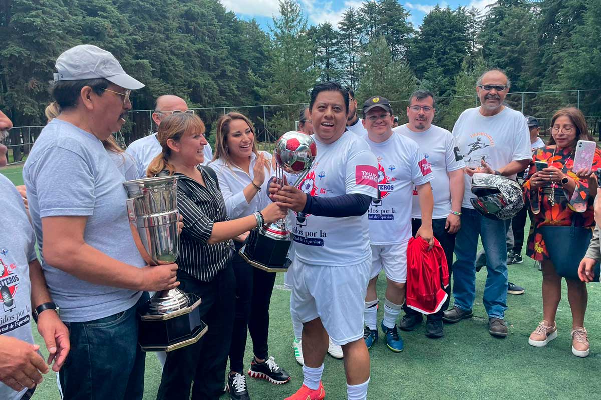 Reporteros y fotógrafos del Valle de Toluca celebran la Libertad de Expresión con futbol y convivencia
