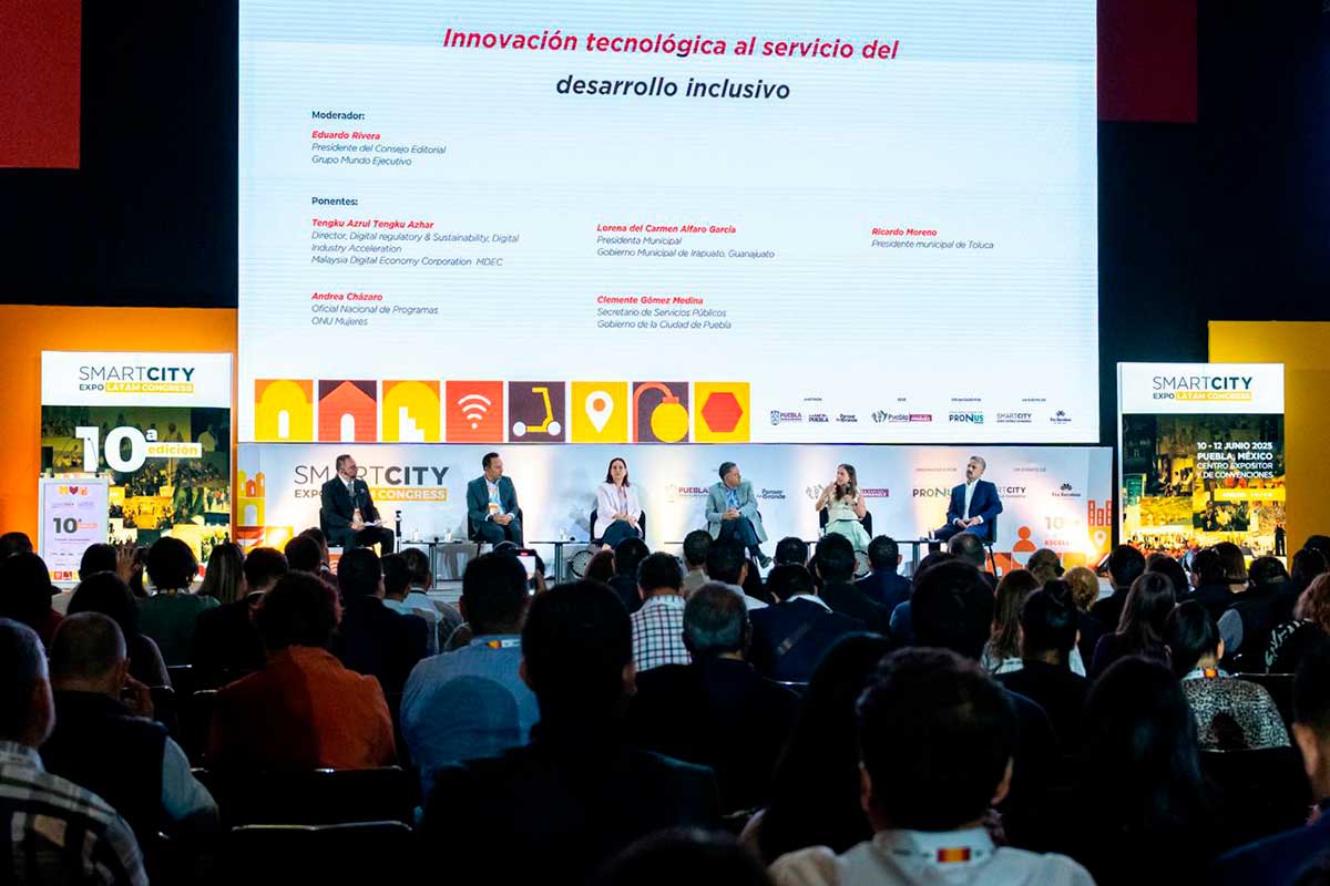 Ricardo Moreno Bastida en foro sobre innovación tecnológica en Puebla.