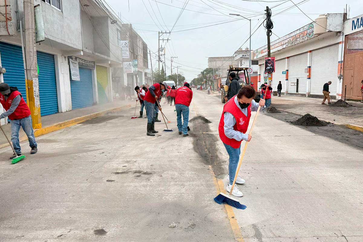 Operativo de limpieza en San Mateo Atenco por temporada de lluvias.
