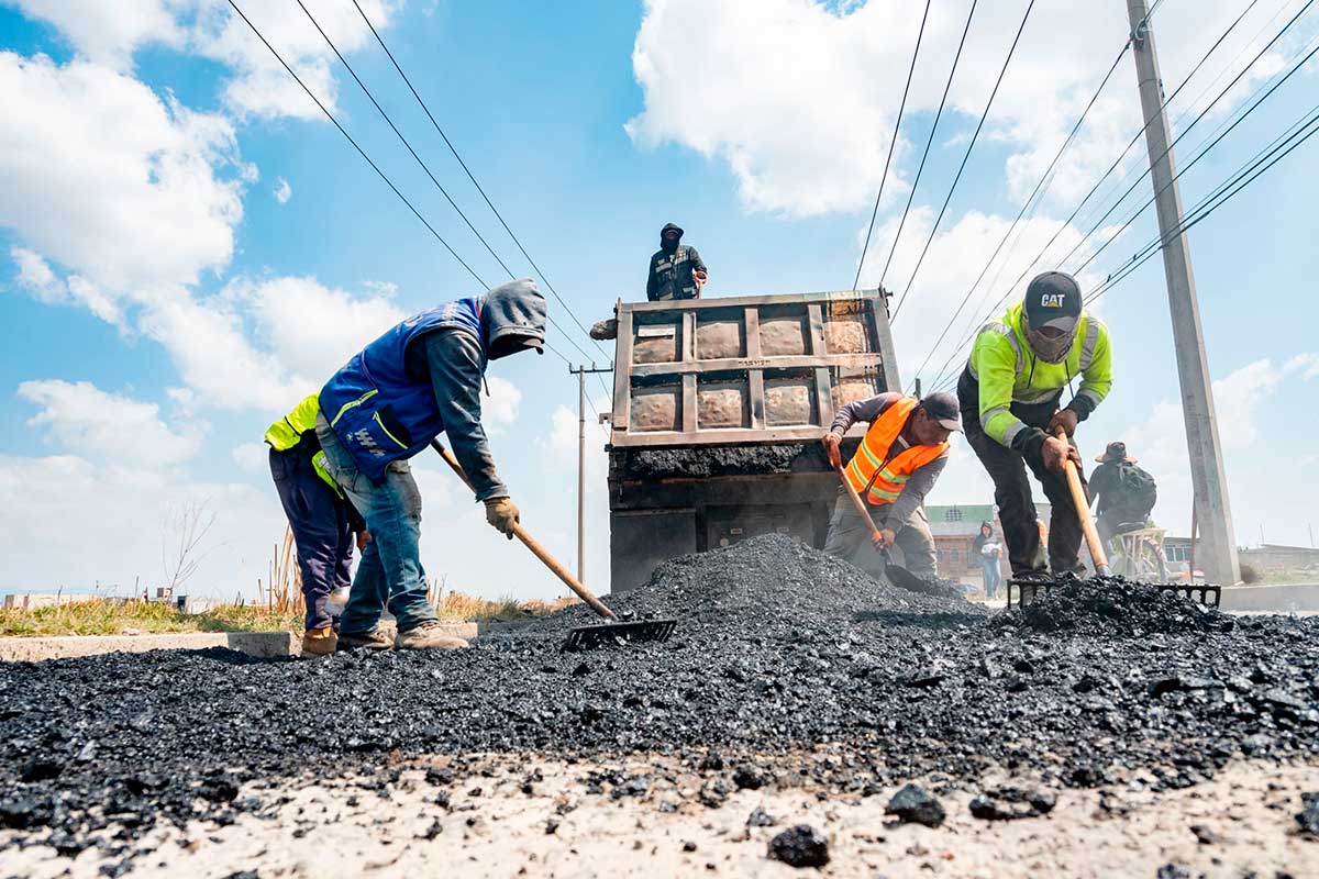 Gobierno de Toluca lanza plan de bacheo permanente durante la temporada de lluvias.