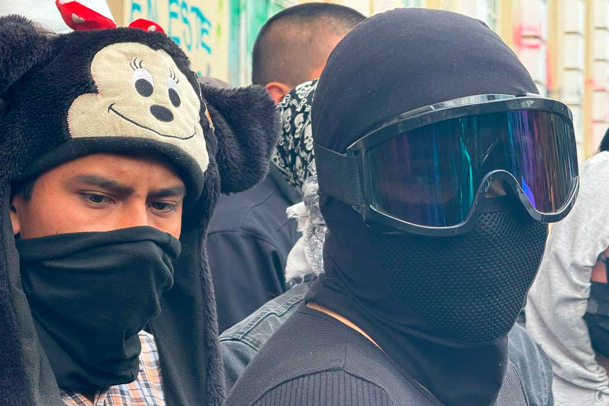 Miembros del movimiento estudiantil de la Universidad Autónoma del Estado de México.
