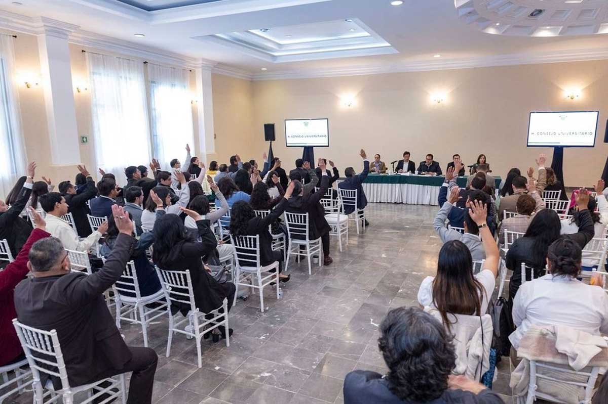 La Universidad transmite en vivo sesión del Consejo universitario.