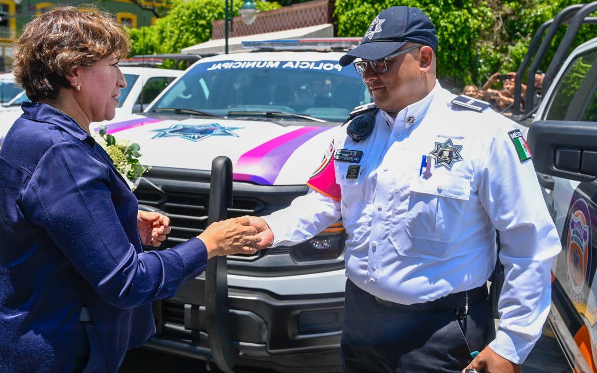 EdoMéx entrega 40 patrullas con alta tecnología en Texcoco