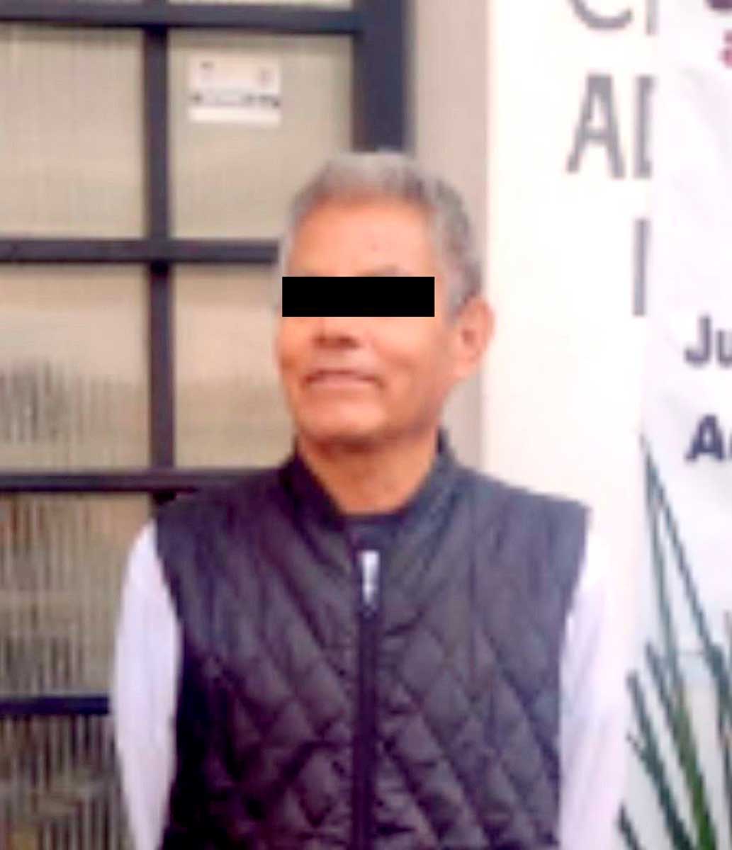 Personas sorprendidas tirando basura en la vía pública de Toluca.
