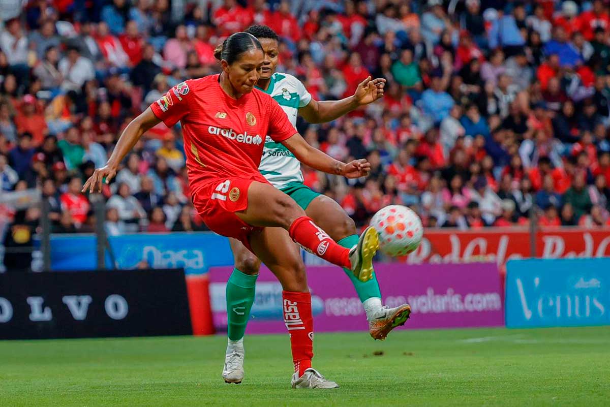 Diablas del Toluca debutan en casa con triunfo: Michaela Abam da los primeros tres puntos