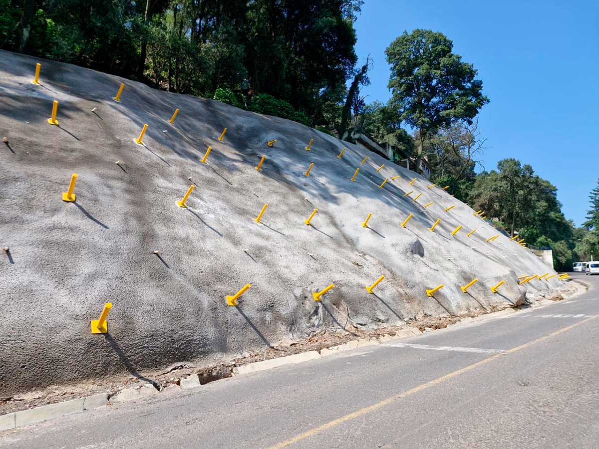 Huixquilucan entrega talud e el municipio.