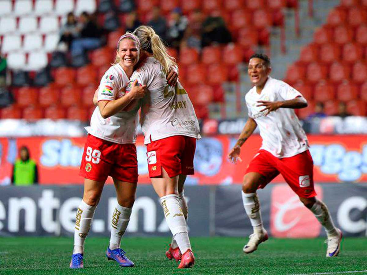 Diablas Rojas del Toluca vencen a las Xolas del Tijuana en partido del Apertura 2025.