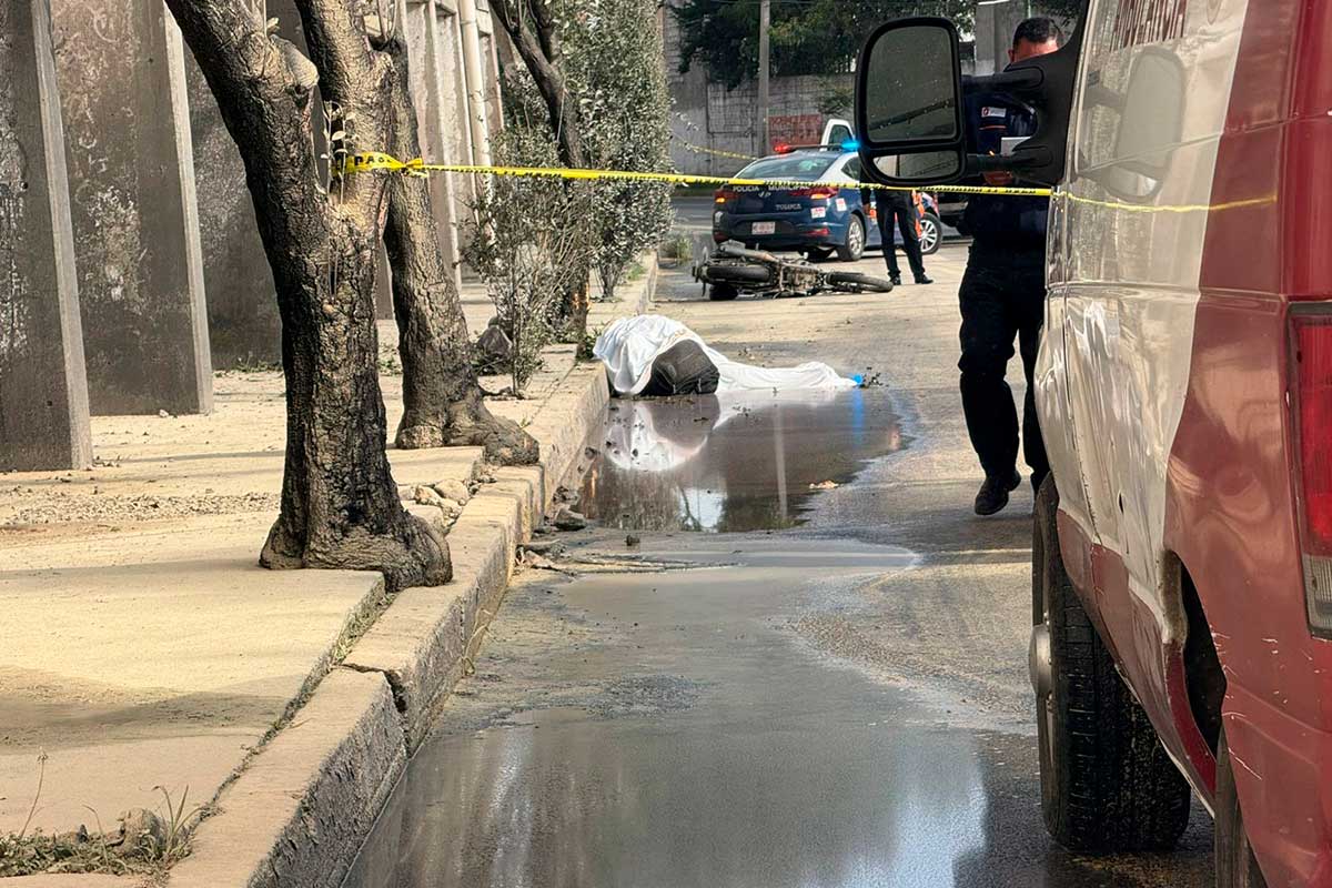 Motociclista pierde la vida tras derrapar en la vialidad Isidro Fabela, en Toluca