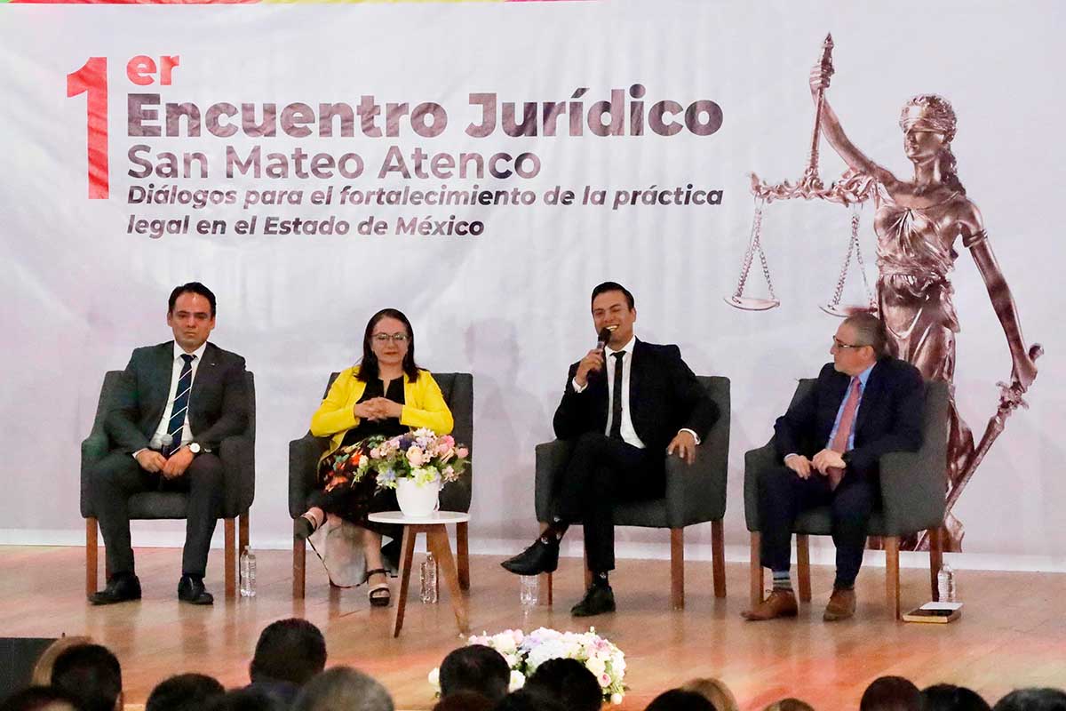 San MAteo Atenco celebra el día del Abogado.