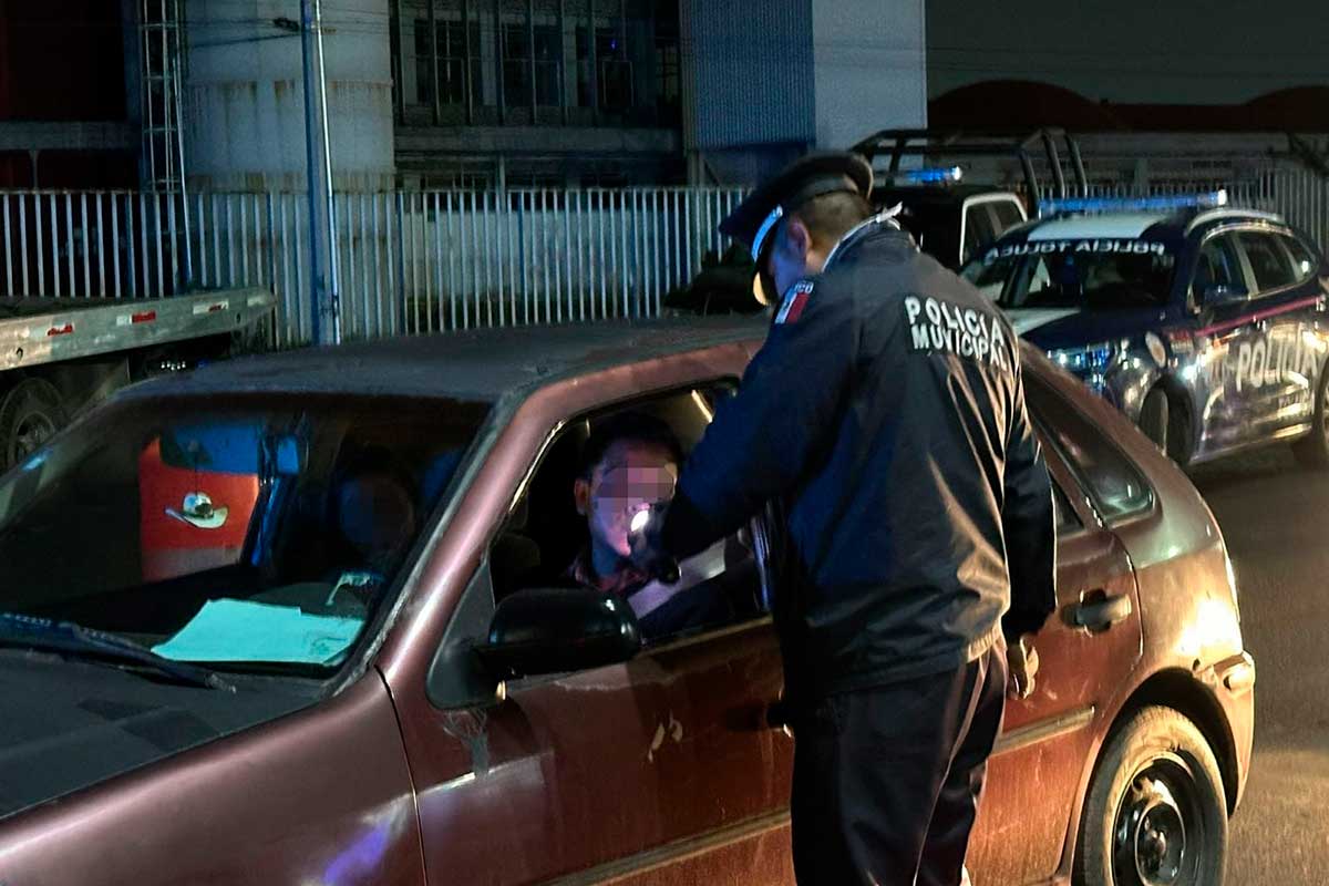 Sancionan a 36 conductores por alcoholímetro en Toluca; uno manejaba moto robada