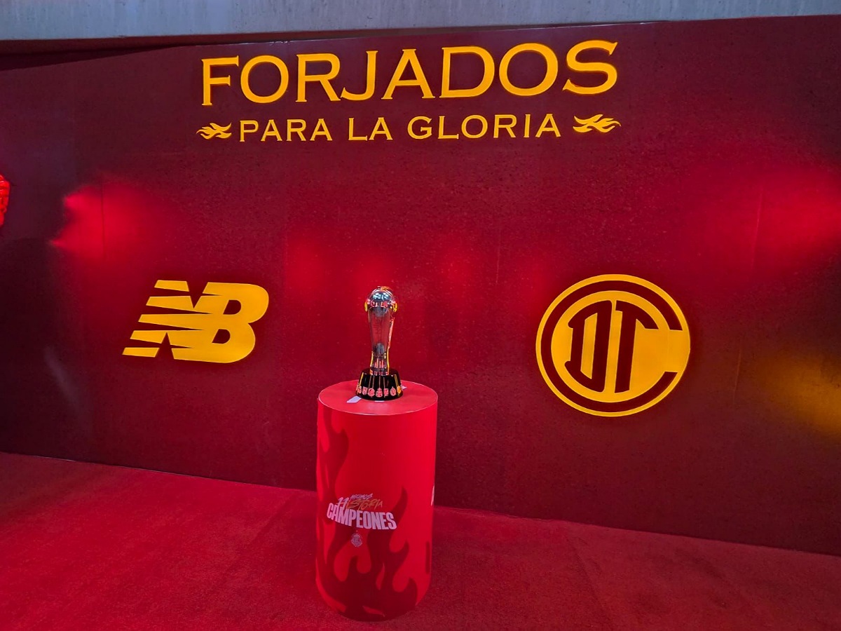 Toluca presenta su nueva playera: escarlata y dorada en honor al campeonato