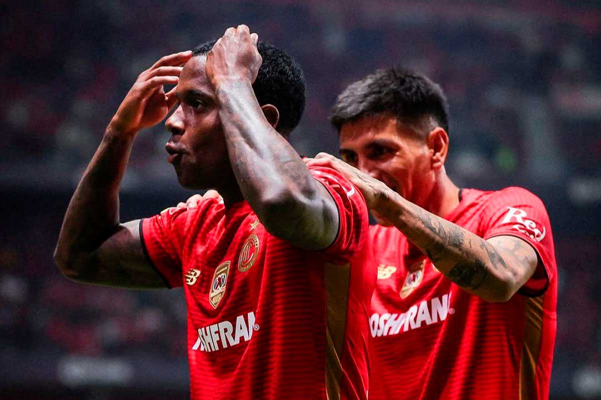 Toluca remonta y golea a Santos: sigue intratable en el Apertura 2025