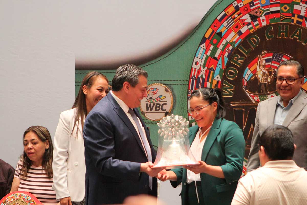 Ibeth "La Roca" Zamora anuncia su retiro del boxeo profesional.