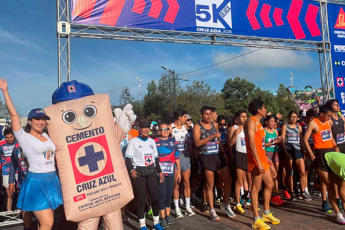 La familia cruzazulina llenó de energía las calles de Toluca con su tercera carrera anual