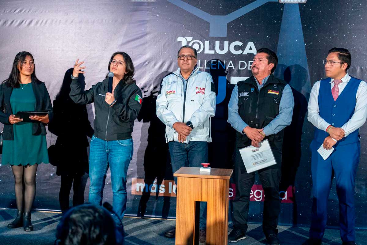 Ricardo Moreno moderniza el alumbrado público.