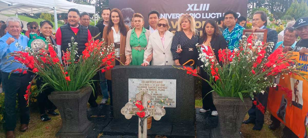 Santiago Tianguistenco rinde homenaje a Salvador "Sal"  Sánchez.