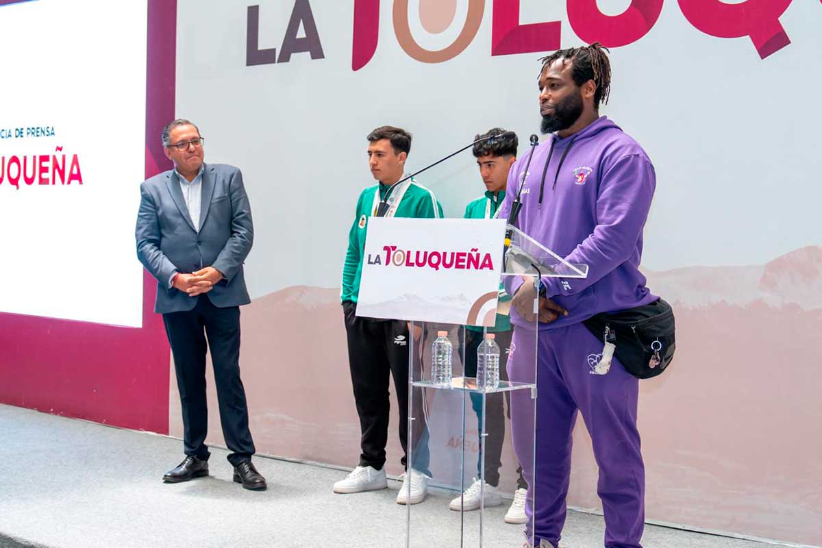 Homenaje del gobierno de toluca a los hermanos Santos Mancilla por su destacada trayectoria en el boxeo.