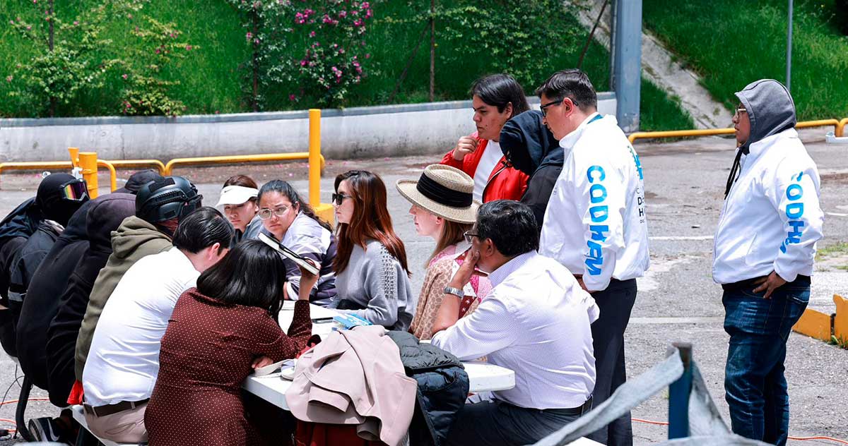 Mesa de trabajo de la UAEMéx y estudiantes de la Facultad de Ciencias Políticas y Sociales.