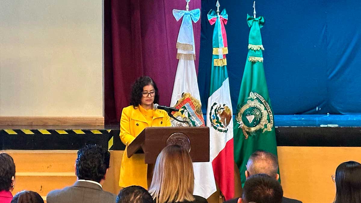 Rectora de la UAEMéx Patricia Zarza.