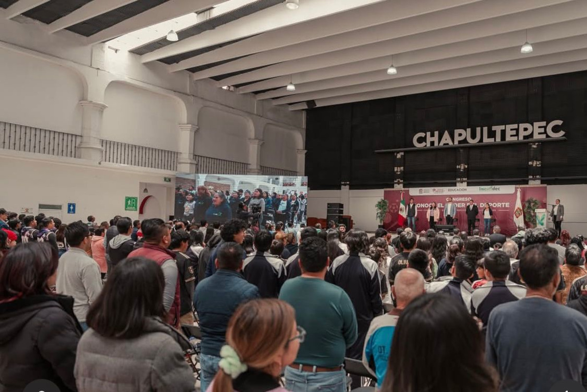 Atletas olímpicos y de élite participan en congresos deportivos del Edoméx