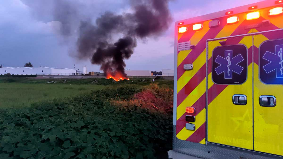 Bomberos de Toluca controlan incendio en el Carmen Totoltepec y llaman a evitar quemas no controladas