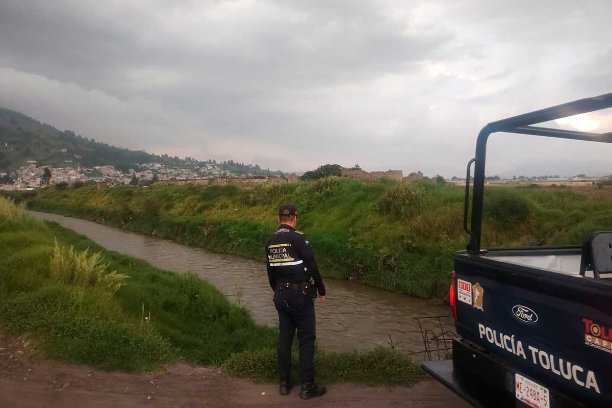 Brigadas de apoyo atienden inundaciones en la zona norte de Toluca