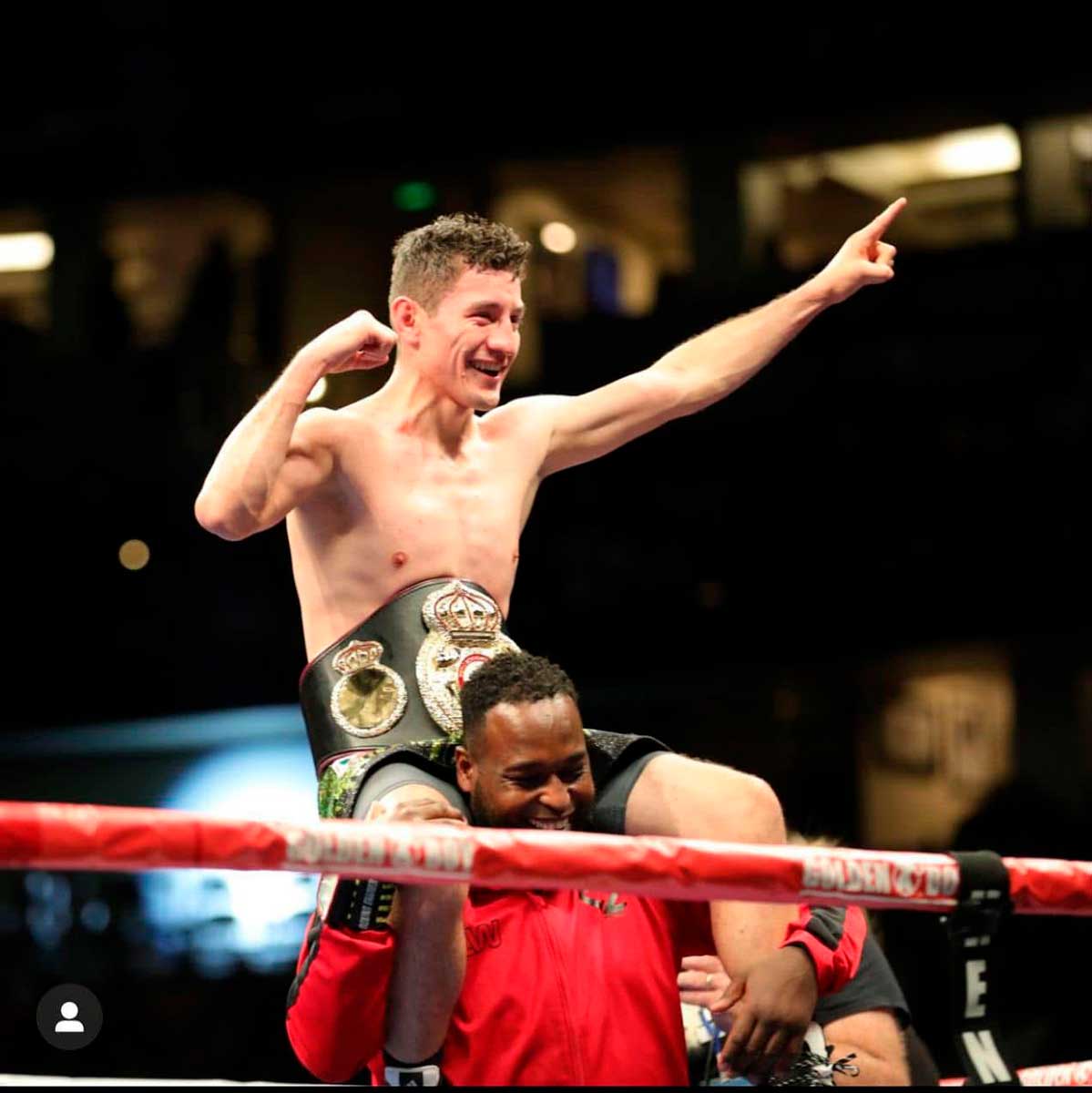 Consejo Mundial de Boxeo reconoce la trayectoria del coach Carlos Duarte.