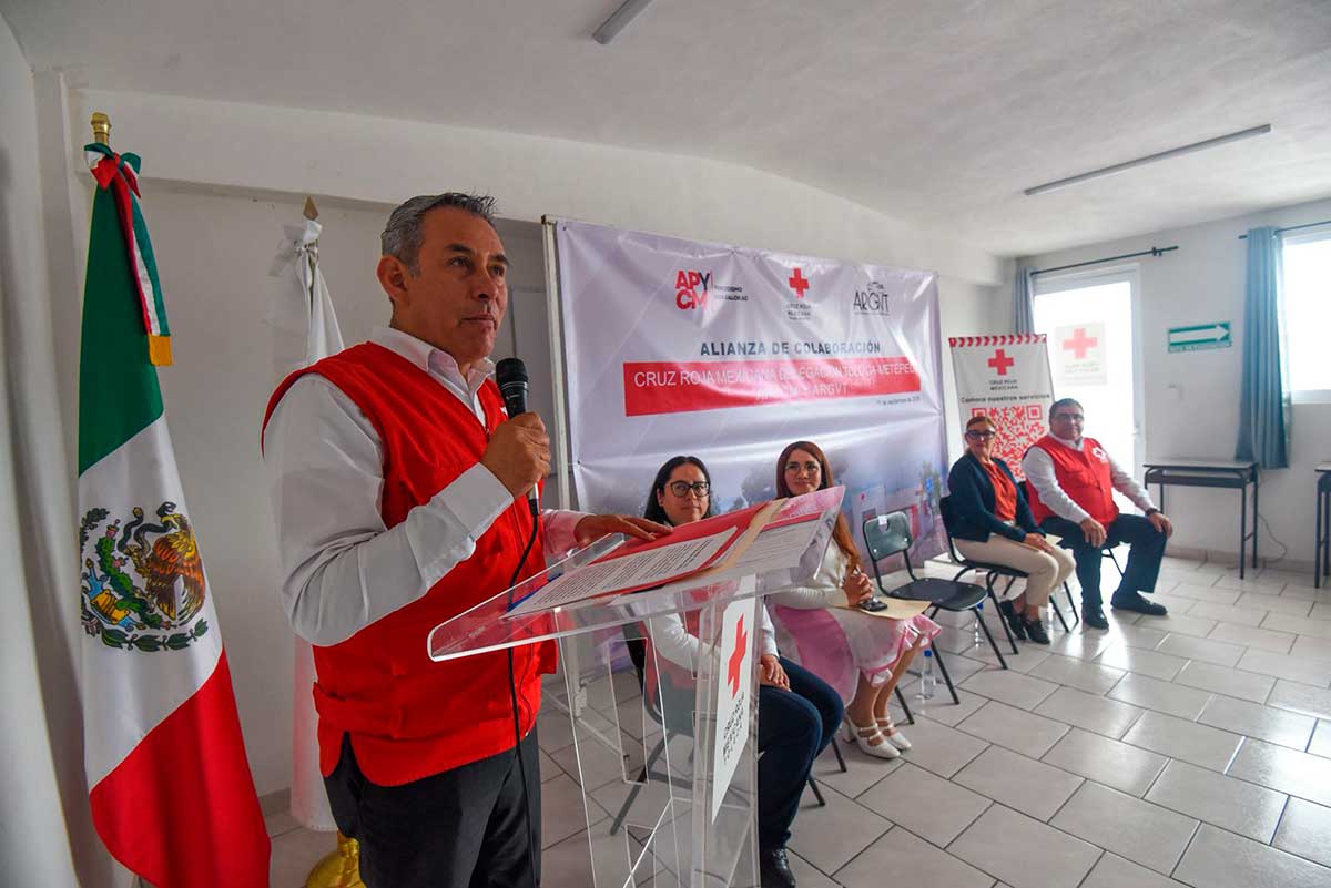 Cruz Roja Toluca y Metepec firman alianza con periodistas.