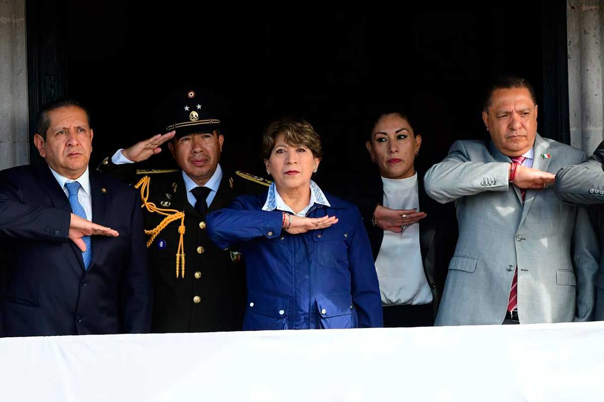 Desfile cívico militar en Toluca.