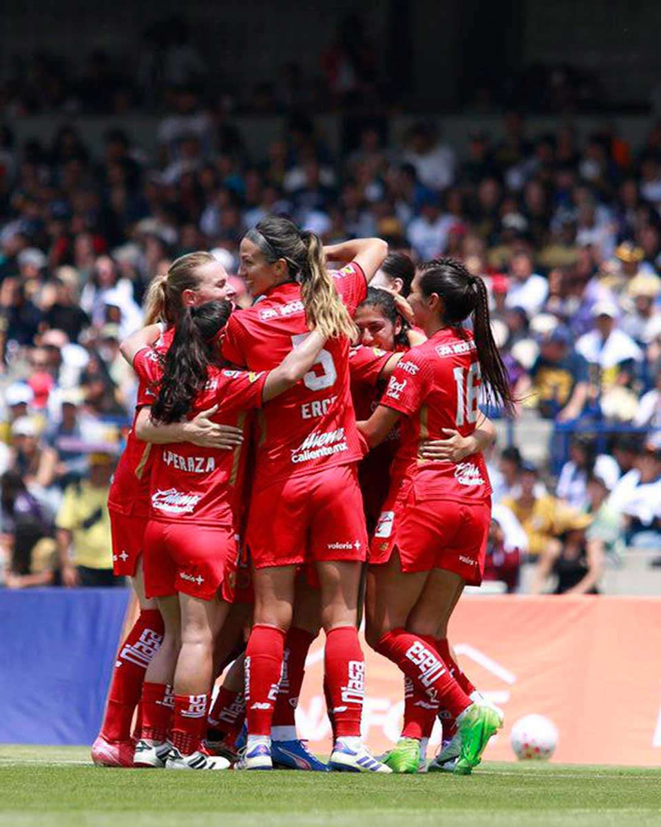 Diablas Rojas del Toluca vencen a Pumas.