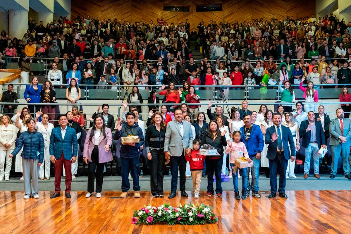 Dif Toluca y gobierno municipal anuncian programa Ahijados DIF en Toluca.