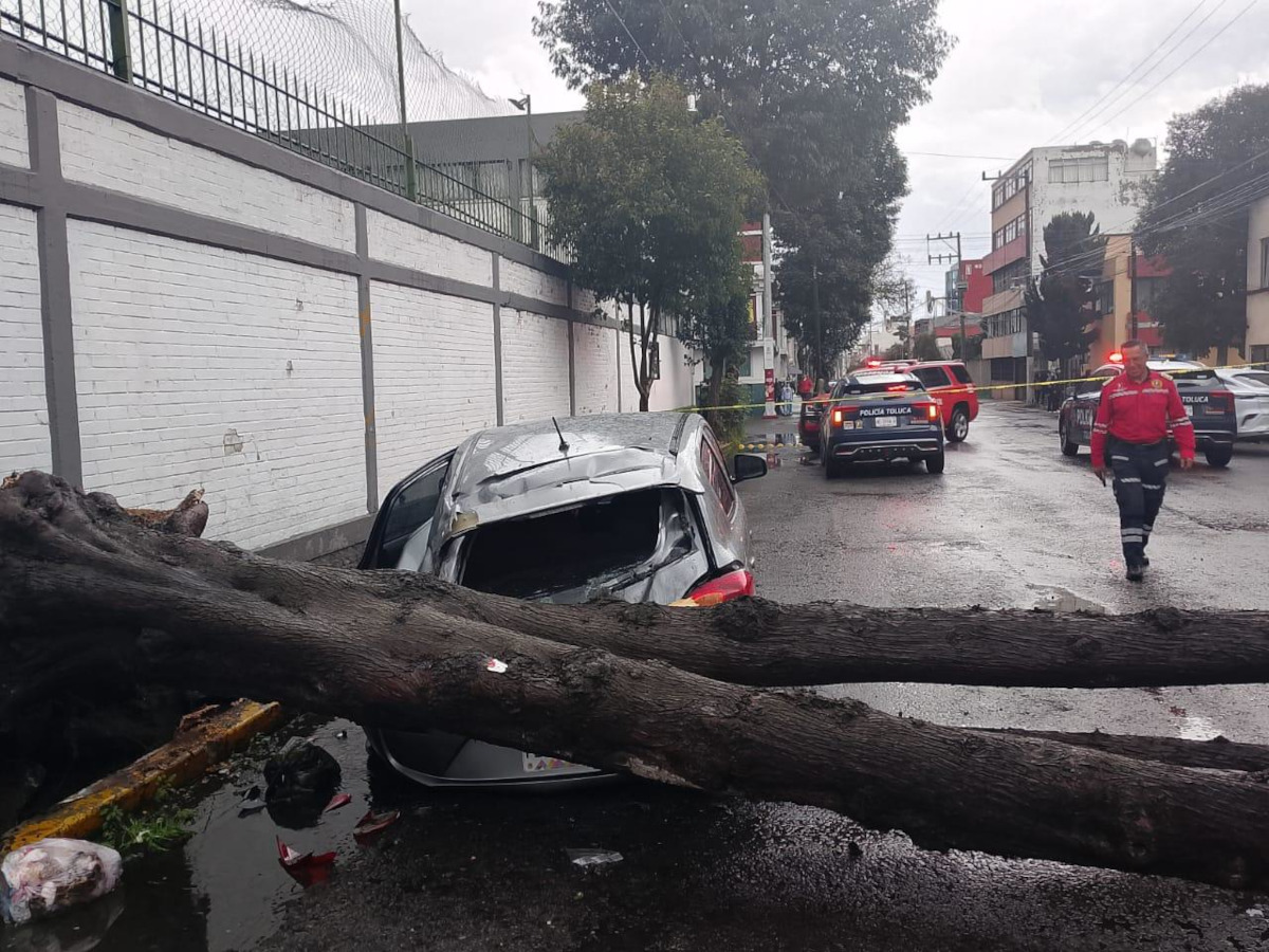 Gobierno de Toluca atiende emergencias por lluvias en la capital mexiquense