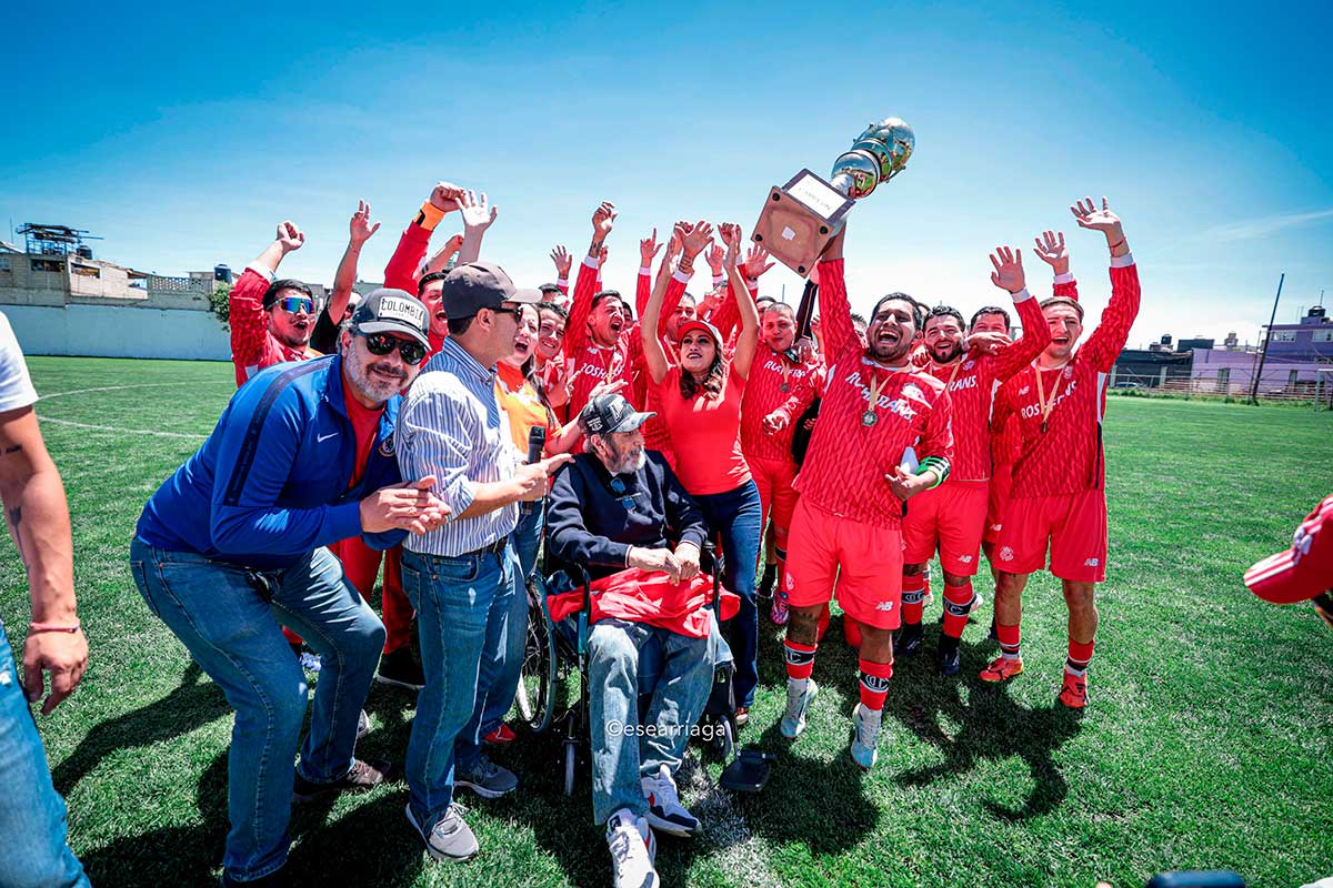 Homenaje al “Diablo Mayor”: Vicente Pereda entrega trofeos en la final de la Liga Mexiquense