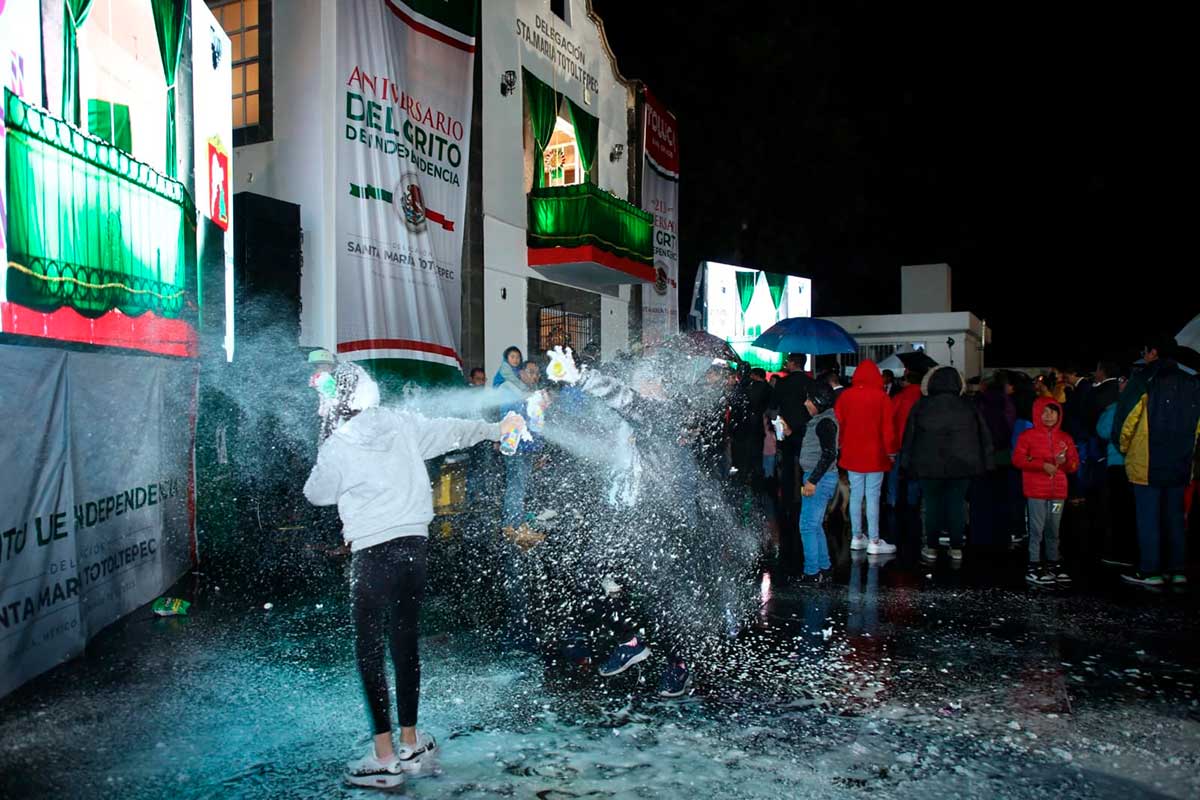 Prohíben venta y uso de espumas en festejos patrios de Toluca: sanciones llegarán hasta arrestos